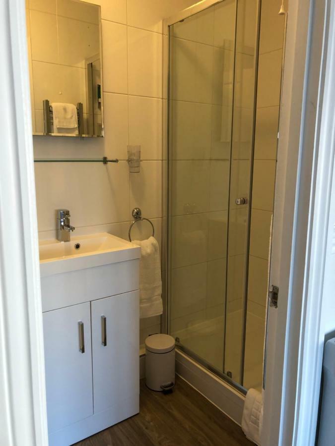 بيمبروك Rosedene Guest House المظهر الخارجي الصورة