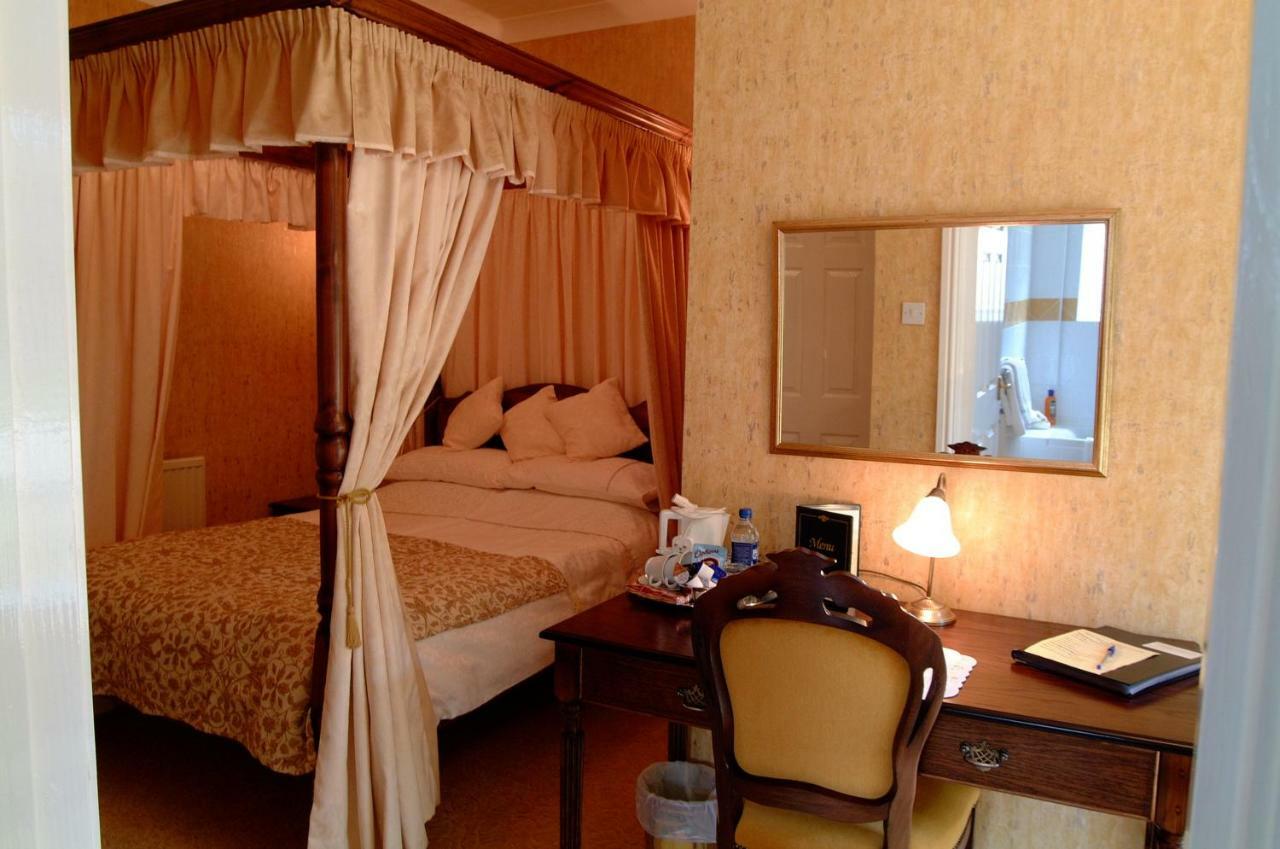 بيمبروك Rosedene Guest House المظهر الخارجي الصورة