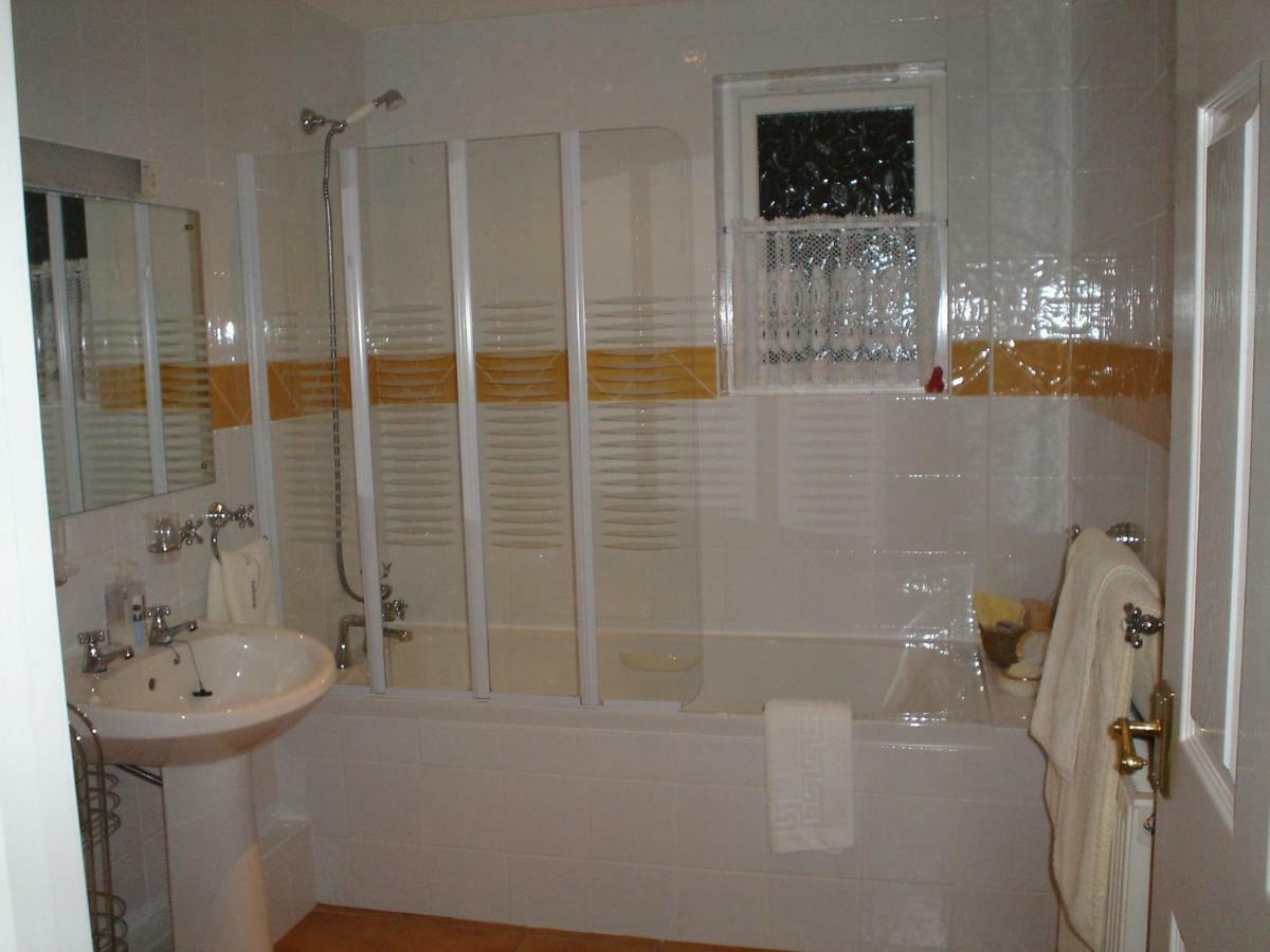 بيمبروك Rosedene Guest House المظهر الخارجي الصورة